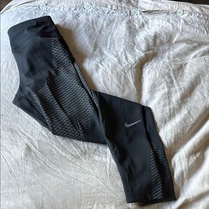 Nike Zonal Geometric Leggings